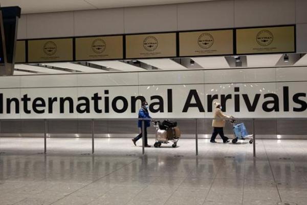 Longgarkan Pembatasan, Inggris Cabut Status 47 Negara dari Daftar Merah Perjalanan