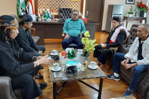 Berharap Tidak Ada Gangguan Lagi, Masyarakat Adat Datangi MPR
