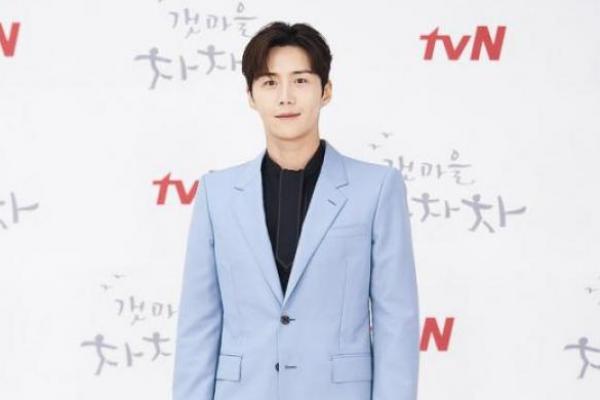 Meski Tersandung Skandal Abori, Salt Entertainment Bantah Putus Kontrak dengan Kim Seon Ho 