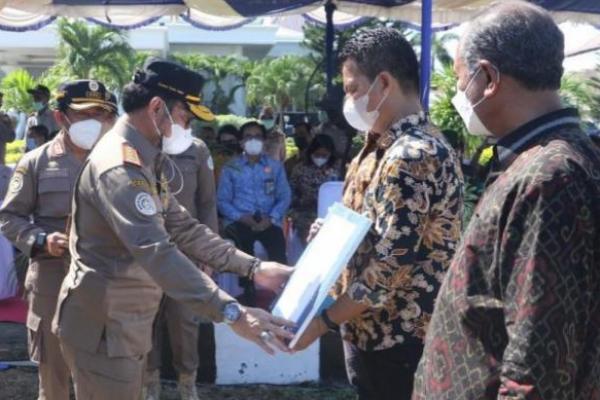 Tanggulangi ASF di NTT, Mentan Beri Bantuan 3.200 Dosis Serum Konvalesen 