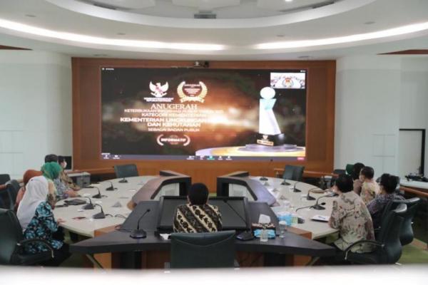 Kemendes PDTT Kembali Raih Anugerah Keterbukaan Informasi Publik