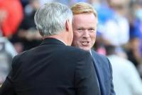 Usai Pertandingan, Ancelotti Tetlihat Beri Semangat ke Koeman