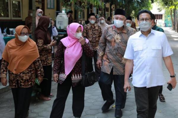 Mendes PDTT Bilang, Hasil Karya SMK Bisa Dipasarkan Melalui BUMDes