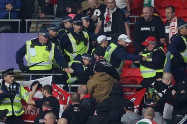 FIFA Berikan Sanksi ke Suporter Hungaria