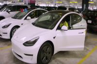 Membiasakan Menyetir Mobil Listrik lewat Mobil Rental