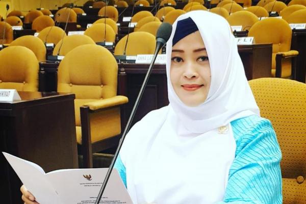 Fahira Minta Predator 12 Santriwati Dihukum Paling Berat dan Dikebiri