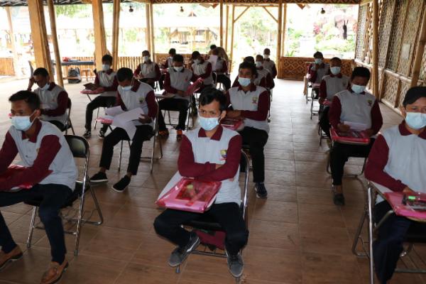 Calon Transmigran Asal Sumedang Mengikuti Pelatihan Dasar Ketransmigrasian