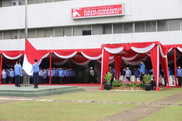 Jadi Pembina Upacara, Mentan Ajak Jajarannya Hidupkan Semangat Kepahlawanan