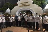 Hari Jadi ke 64, Pimpinan Pusat Kosgoro 57 Lakukan Ziarah ke Makam Pahlawan Nasional