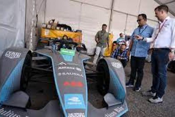 Ditanya Soal Formula E, Anies : "Nice Try"