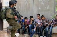 Anak-Anak Palestina Tuntut Pembebasan Teman Mereka di Penjara Israel