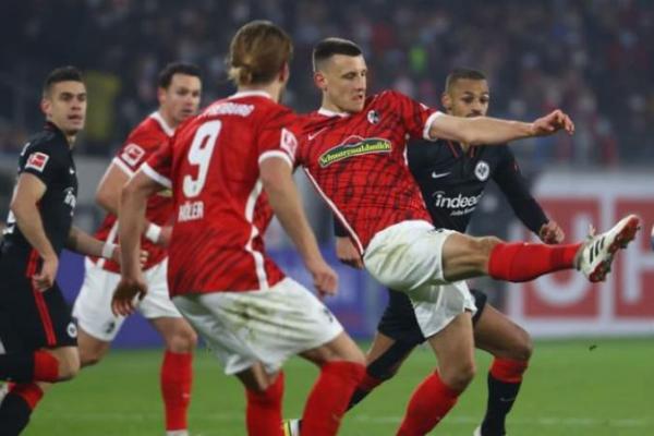 Freiburg Alami Kekalahan Dua Kali Berturut-turut di Bundesliga