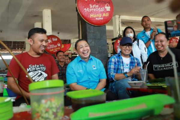 Berkunjung ke Purwakarta, Anis Matta Dapat Oleh-oleh Pot Janda Bolong