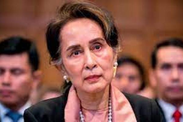  Aung San Suu Kyi di Vonis 4 Tahun Penjara