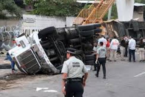 Sedikitnya 53 Migran Tewas Dalam Kecelakaan Truk di Meksiko