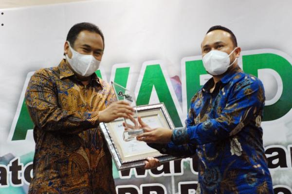 Wakil Ketua DPR RI Rahmat Gobel Raih KWP Award 2021