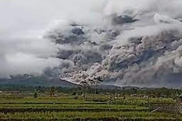 Status Gunung Semeru Naik Menjadi Siaga 3, Ini Konsekuensinya