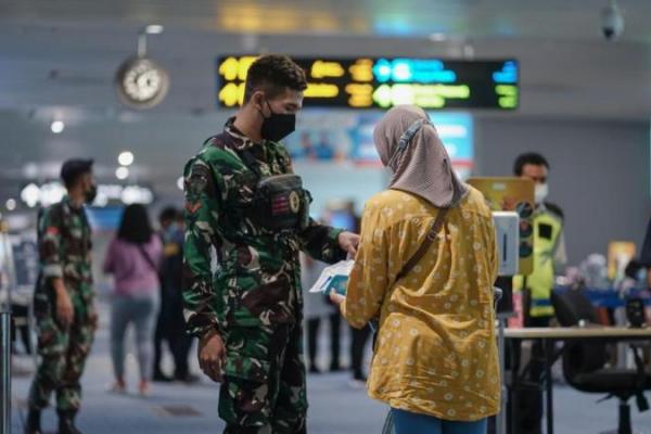 Penumpang Pesawat Domestik Via Bandara AP II Tak Wajib Tes Antigen dan PCR