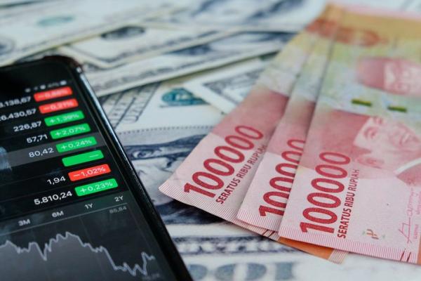 Perdagagan Awal Pekan, Rupiah dan IHSG `Lesu Darah`
