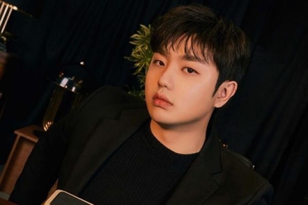 Sam Kim Gandeng Musis Thailand `Mew Suppasit`