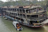 Sebuah Kapal di Bangladesh Hangus Terbakar
