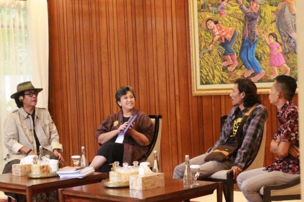 Peran Seniman Penting Dalam Menyosialisasikan Nilai Kepahlawanan 