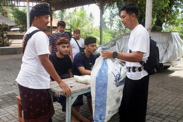 Tukar Sampah dengan Beras, Selamatkan Hidup Warga Gianyar