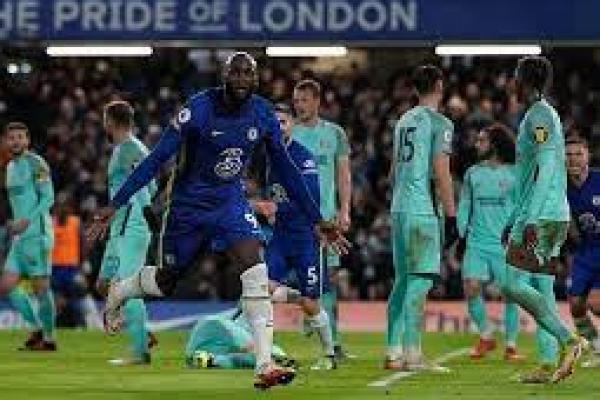 Welbeck Buyarkan Kemenangan Didepan Mata Chelsea