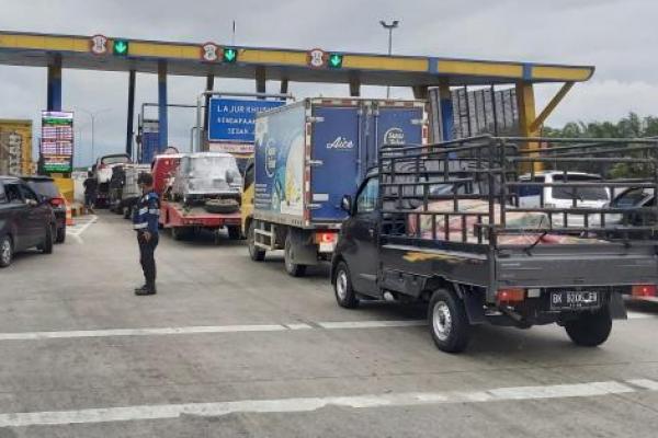Jelang Tahun Baru, Volume Kendaraan di Gerbang Tol Nusantara Melonjak 