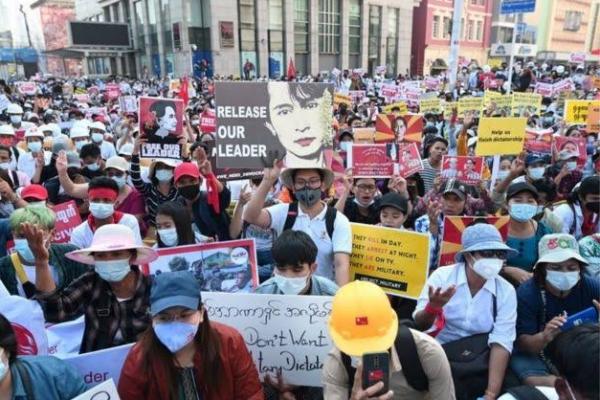 PBB: Sedikitnya 1.500 Korban Tewas di Myanmar dan 8.800 Ditahan