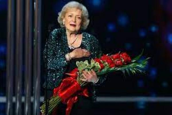 Komedian Betty White Tutup Usia
