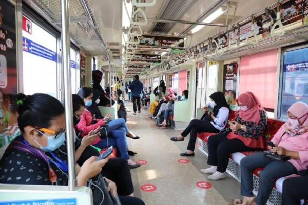 Naik KRL Tak Perlu Lagi Pakai Masker
