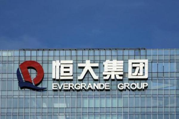 Ratusan Investor Desak Perusahaan China Evergrande Group Kembalikan Uang Investasi