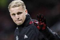 Sering Terlihat di Bangku Cadangan, Van De Beek Jadi Sorotan di Mata Para Fans