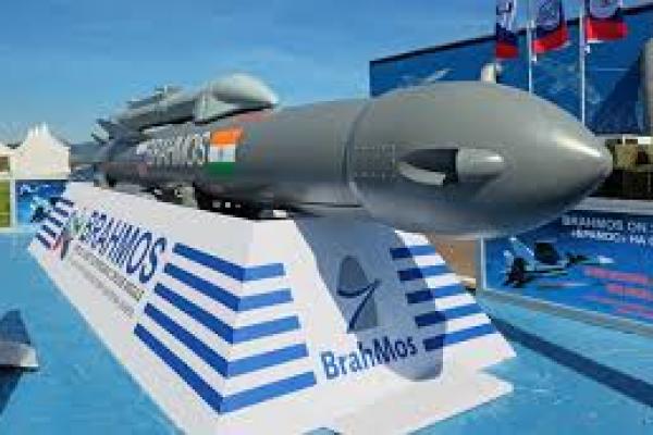 Filipina Sepakat Membeli Rudal BrahMos India