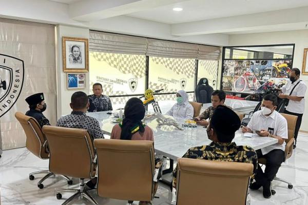 Ekonomi Syariah Jalan Keluar dari Karut Marutnya Kapitalisme Dan Liberalisme