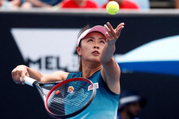 Penggemar Pakai Kaos "Di Mana Peng Shuai?" di Australia Terbuka