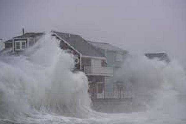 100.000 Orang Lebih Tanpa Listrik Saat Badai Menerjang Pantai Timur AS