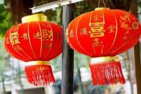 Ternyata Ini Alasan Imlek Identik dengan Warna Merah