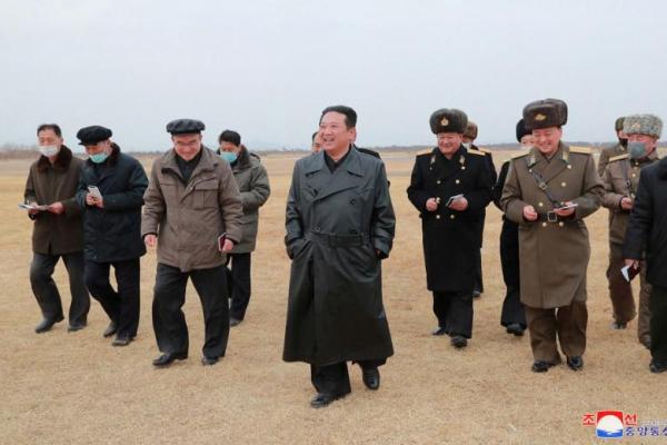 Media Soroti Video Kim Jong Un yang Pincang Saat Tinjau Proyek