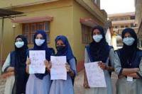 Perguruan Tinggi India Melarang Gadis Muslim Berjilbab