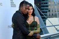Kylie Jenner Lahirkan Bayi Laki-laki, Anak Kedua dari Travis Scott