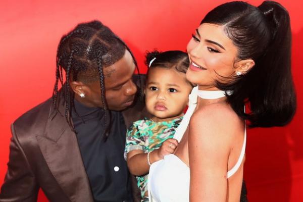 Kylie Jenner Umumkan Nama Anak Keduanya dari Travis Scott