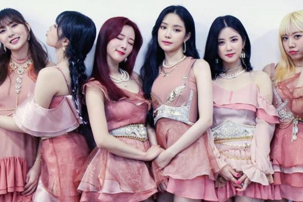 10 Tahun Berkarya di Industri Musik, Apink Rilis Film Dokumenter Tentang Band
