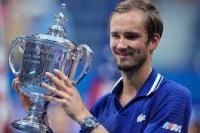 Medvedev Bakal Geser Djokovic Bulan Ini