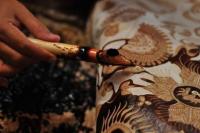 Kolektor Asing Jatuh Cinta  pada Batik di Expo Dubai