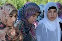 Studi: Muslim di Prancis Menghadapi Diskriminasi Berkelanjutan Dalam Pendidikan Tinggi