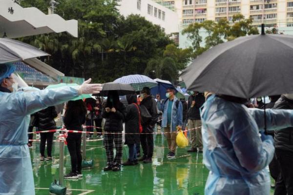 Covid Melonjak, Hong Kong Berlakukan Pengujian Massal Bulan Depan