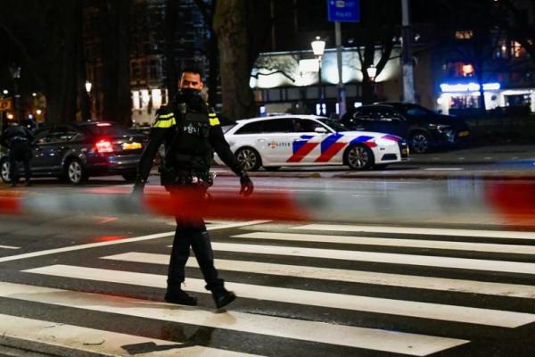 Minta Tebusan Rp 3 Triliun, Polisi Bekuk Penyandera di Toko Apple Amsterdam