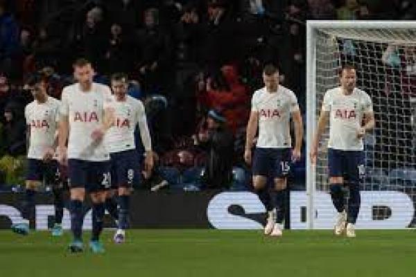 Spurs Kalah Lawan Klub Papan Bawah, Palace  Cukur Watford 4-1